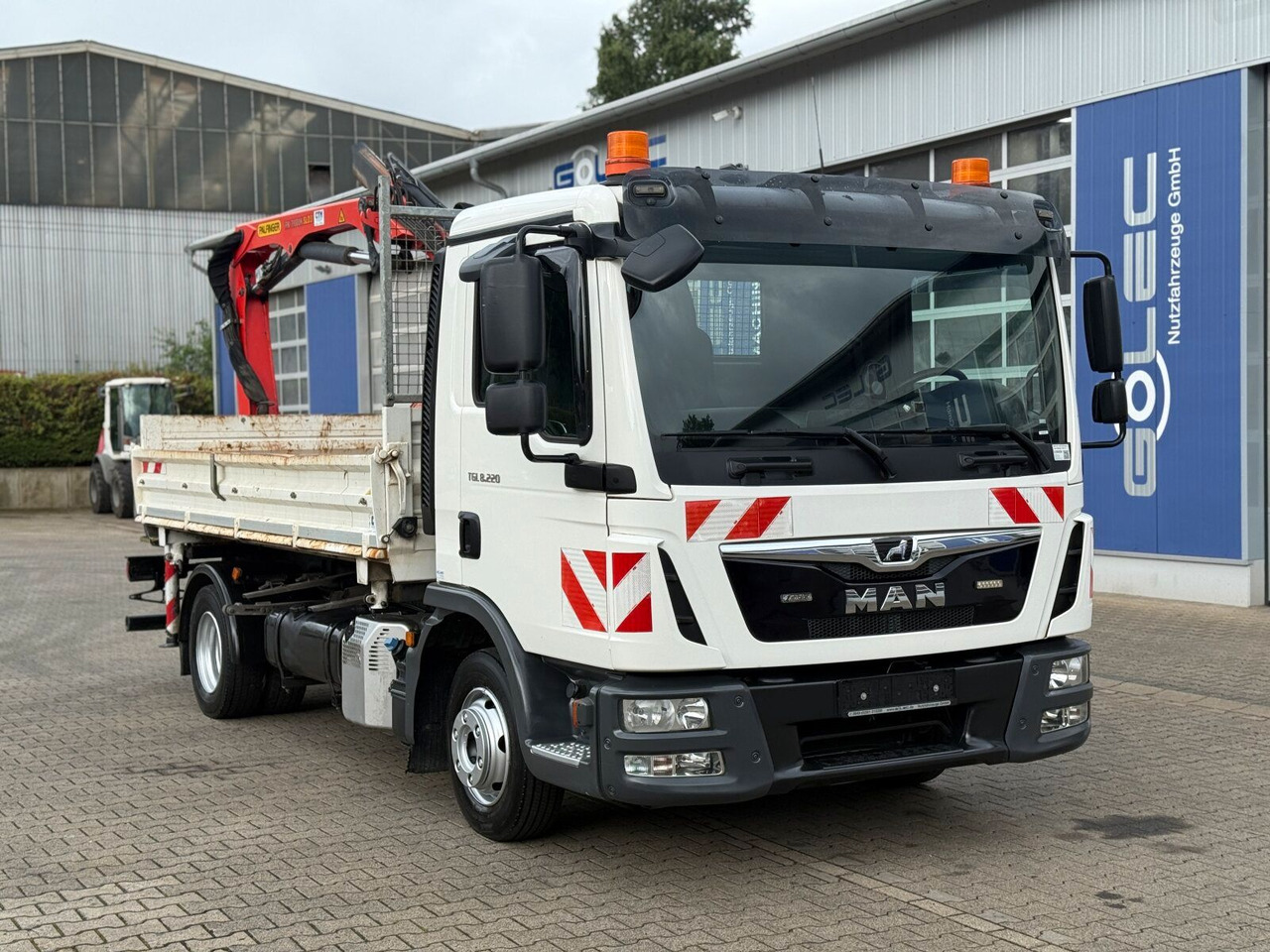 MAN TGL 8.220 4x2 Kipper Kran Palfinger 7.001-K A - Furgoneta basculante: foto 1 MAN TGL 8.220 4x2 Kipper Kran Palfinger 7.001-K A - Furgoneta basculante: foto 1