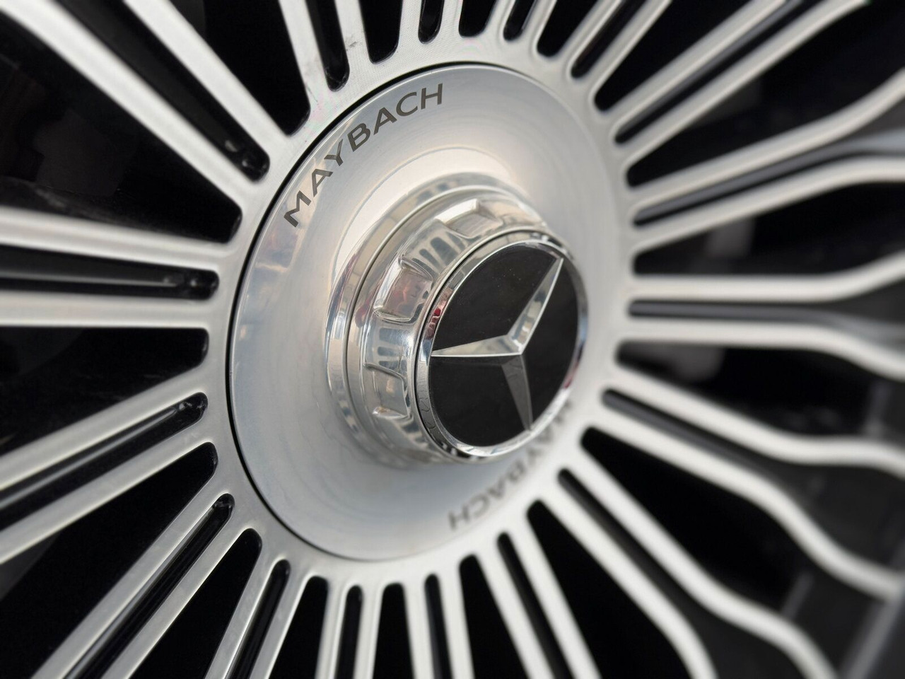 Sedan Maybach Mercedes Benz S680 Maybach V12 High-End -Paket: foto 11