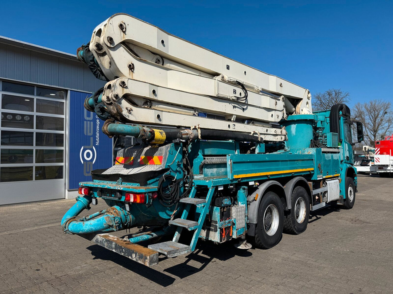 Mercedes-Benz AROCS 2844 6x4 Euro 6 Betonpumpe SERMAC 5Z33 - Camión bomba de hormigón: foto 4 Mercedes-Benz AROCS 2844 6x4 Euro 6 Betonpumpe SERMAC 5Z33 - Camión bomba de hormigón: foto 4