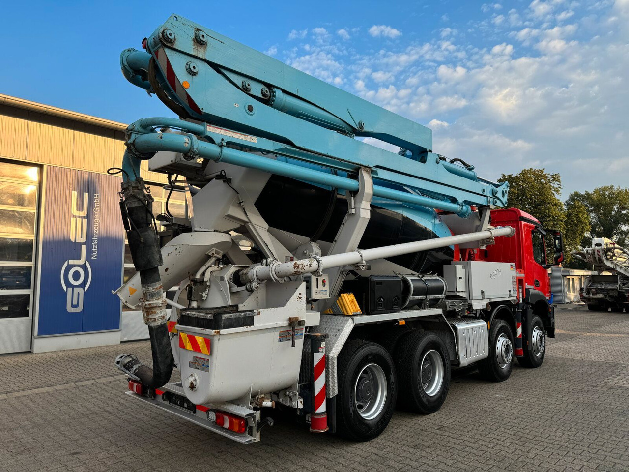 Mercedes-Benz AROCS 3243 8x4 Euro 6 Pumi Putzmeister TMM 24-3 - Camión bomba de hormigón: foto 5 Mercedes-Benz AROCS 3243 8x4 Euro 6 Pumi Putzmeister TMM 24-3 - Camión bomba de hormigón: foto 5