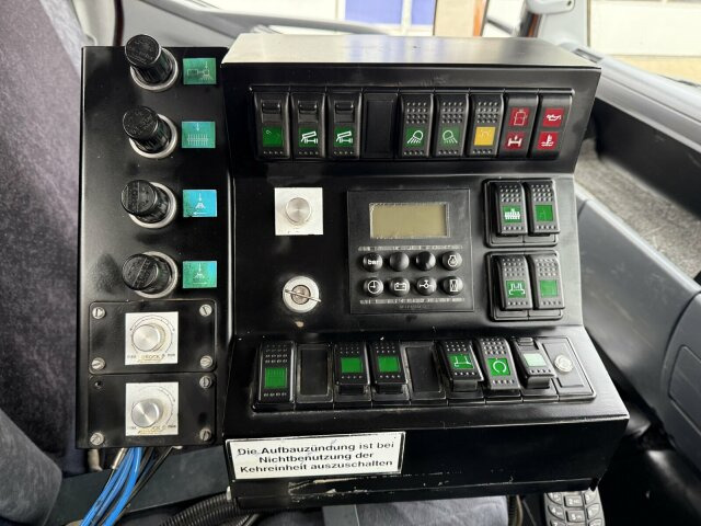 Mitsubishi Canter FUSO Kehrmaschine BROCK SL140 4 m³ - Barredora vial: foto 5 Mitsubishi Canter FUSO Kehrmaschine BROCK SL140 4 m³ - Barredora vial: foto 5