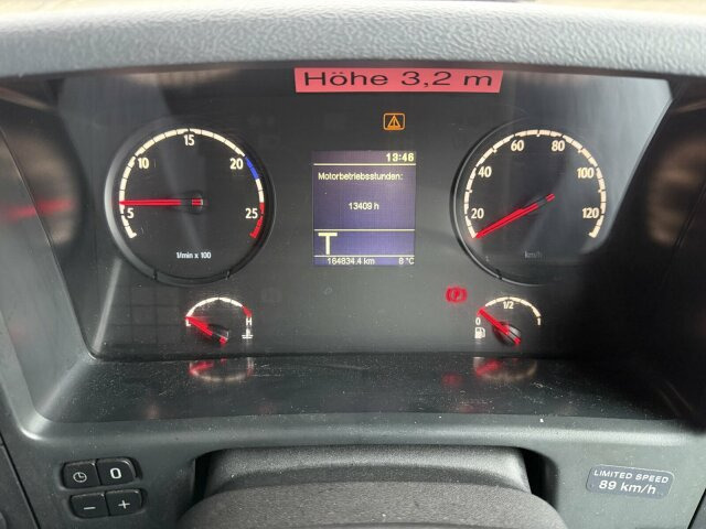 Scania P230 Kehrmaschine Johnston VT605- 6 M³ - Barredora vial: foto 2 Scania P230 Kehrmaschine Johnston VT605- 6 M³ - Barredora vial: foto 2