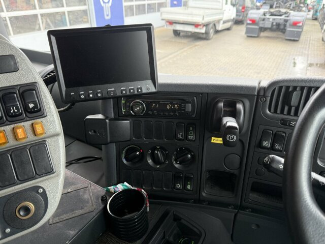 Scania P230 Kehrmaschine Johnston VT605- 6 M³ - Barredora vial: foto 4 Scania P230 Kehrmaschine Johnston VT605- 6 M³ - Barredora vial: foto 4