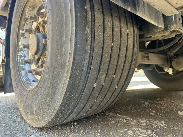 Schwarzmüller DB Plattform - Remolque plataforma/ Caja abierta: foto 2 Schwarzmüller DB Plattform - Remolque plataforma/ Caja abierta: foto 2