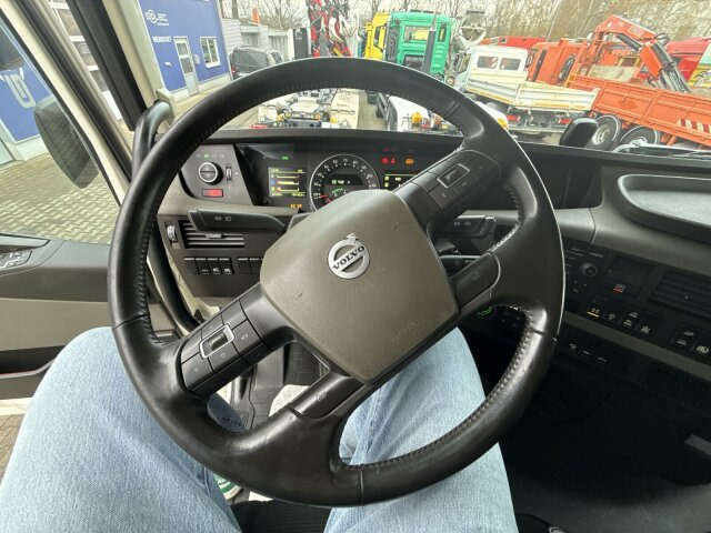 Volvo FH 510 8x4 Holztransporter Kran PENZ *Anhänger - Camión forestal, Camión grúa: foto 2 Volvo FH 510 8x4 Holztransporter Kran PENZ *Anhänger - Camión forestal, Camión grúa: foto 2