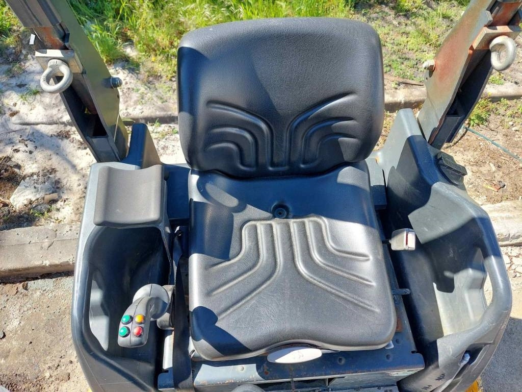 Bomag BW 120 AD-5 - Apisonadora de asfalto: foto 4 Bomag BW 120 AD-5 - Apisonadora de asfalto: foto 4