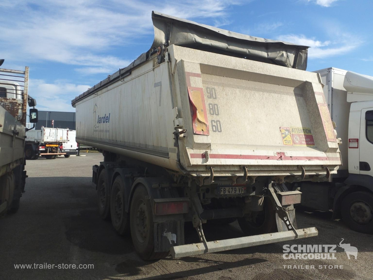 SCHMITZ Tipper Alu-square sided body 24m³ - Semirremolque volquete: foto 2 SCHMITZ Tipper Alu-square sided body 24m³ - Semirremolque volquete: foto 2