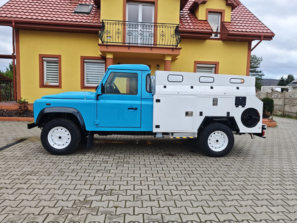 Land Rover Defender VAACUM truck canalisation cleaner - Limpieza de alcantarillado: foto 1 Land Rover Defender VAACUM truck canalisation cleaner - Limpieza de alcantarillado: foto 1