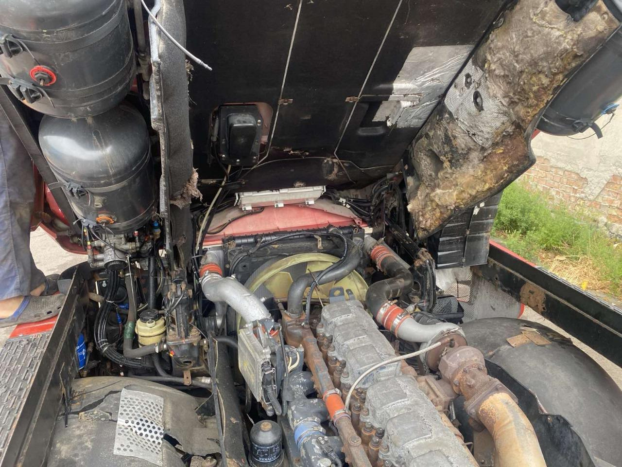 Cabeza tractora RENAULT Magnum 480: foto 29