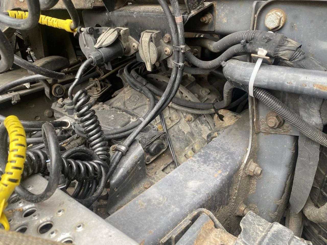 Cabeza tractora RENAULT Magnum 480: foto 25
