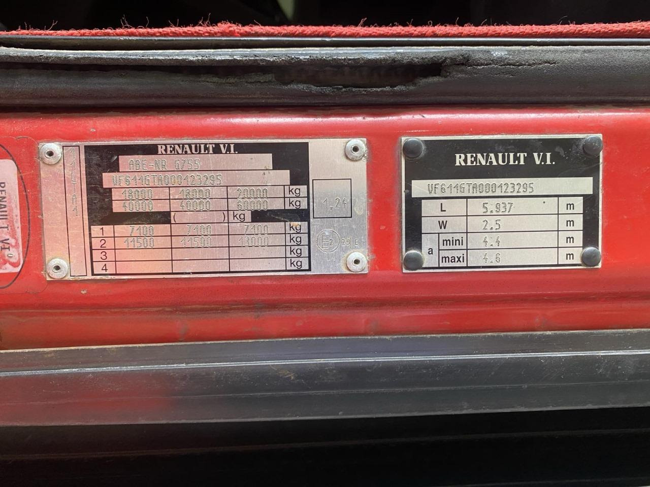 Cabeza tractora RENAULT Magnum 480: foto 12