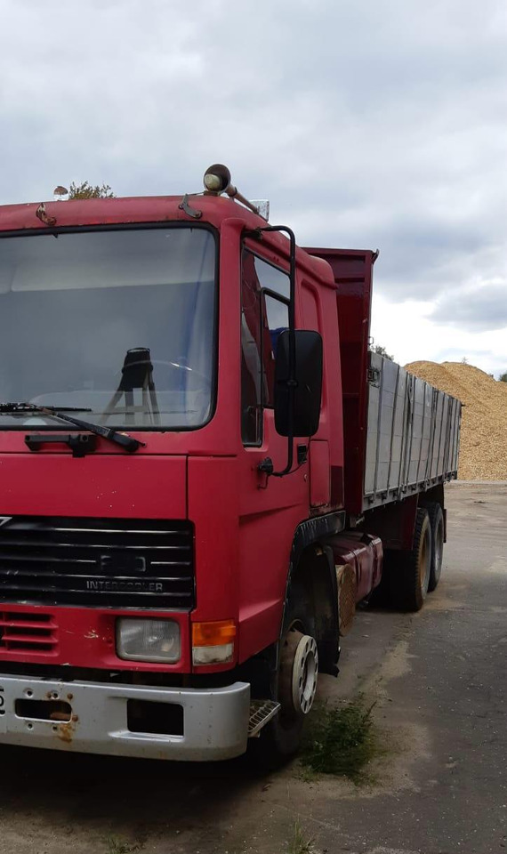 VOLVO FL10 - Camión volquete: foto 3 VOLVO FL10 - Camión volquete: foto 3
