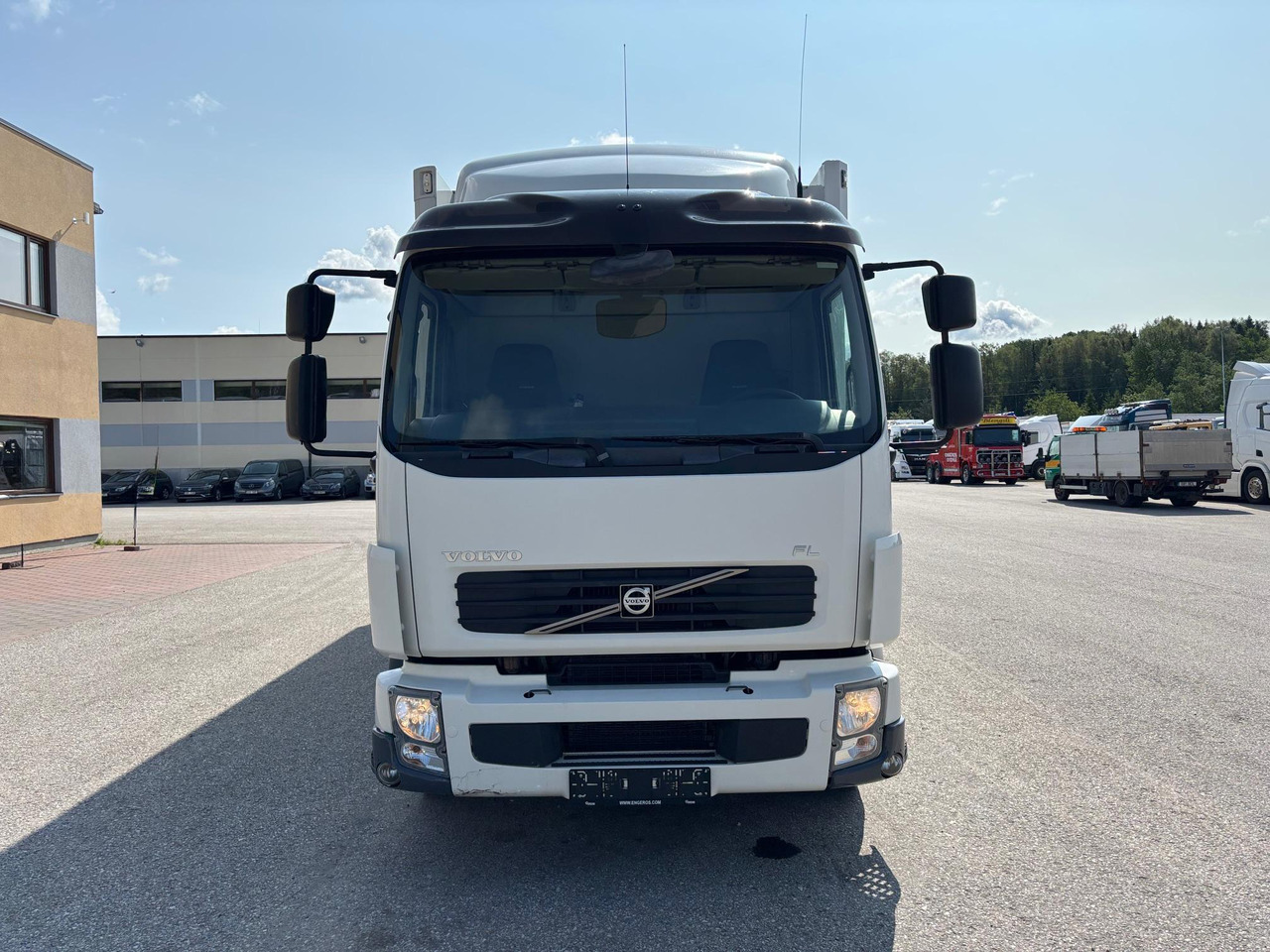 VOLVO FL240 - Camión frigorífico: foto 2 VOLVO FL240 - Camión frigorífico: foto 2