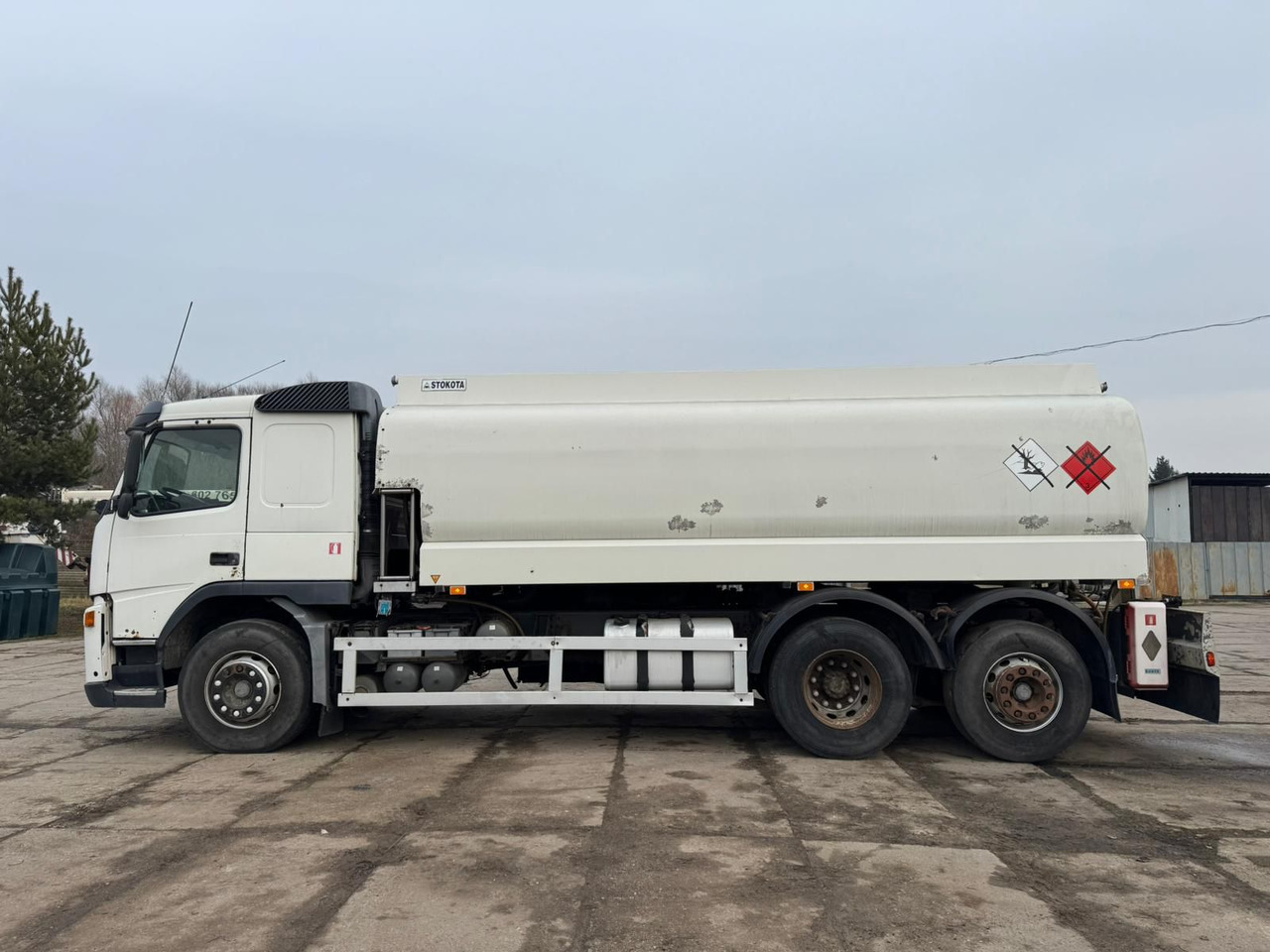 VOLVO FM12.380 - Camión cisterna: foto 4 VOLVO FM12.380 - Camión cisterna: foto 4