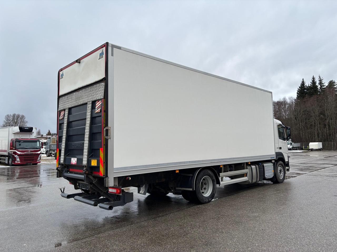 VOLVO FM330 - Camión frigorífico: foto 5 VOLVO FM330 - Camión frigorífico: foto 5