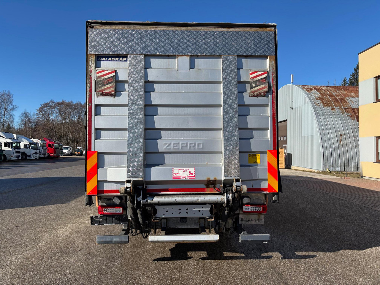 VOLVO FM330 - Camión frigorífico: foto 5 VOLVO FM330 - Camión frigorífico: foto 5
