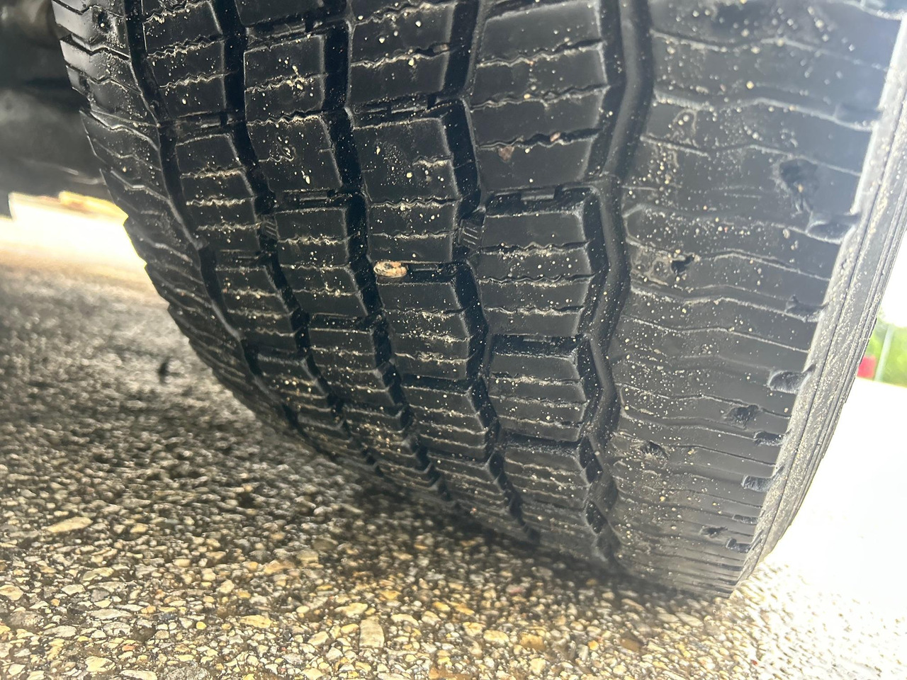 Camión caja cerrada VOLVO FM330: foto 14 Camión caja cerrada VOLVO FM330: foto 14