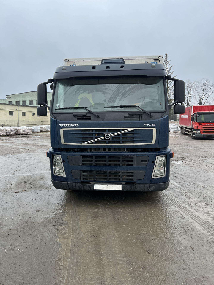 VOLVO FM9.260 - Camión caja cerrada: foto 3 VOLVO FM9.260 - Camión caja cerrada: foto 3