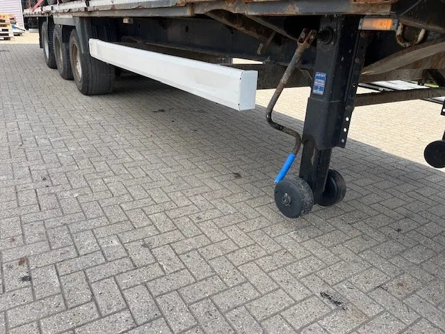 Krone stack with 4x mega flat trailer - Semirremolque plataforma/ Caja abierta: foto 4 Krone stack with 4x mega flat trailer - Semirremolque plataforma/ Caja abierta: foto 4