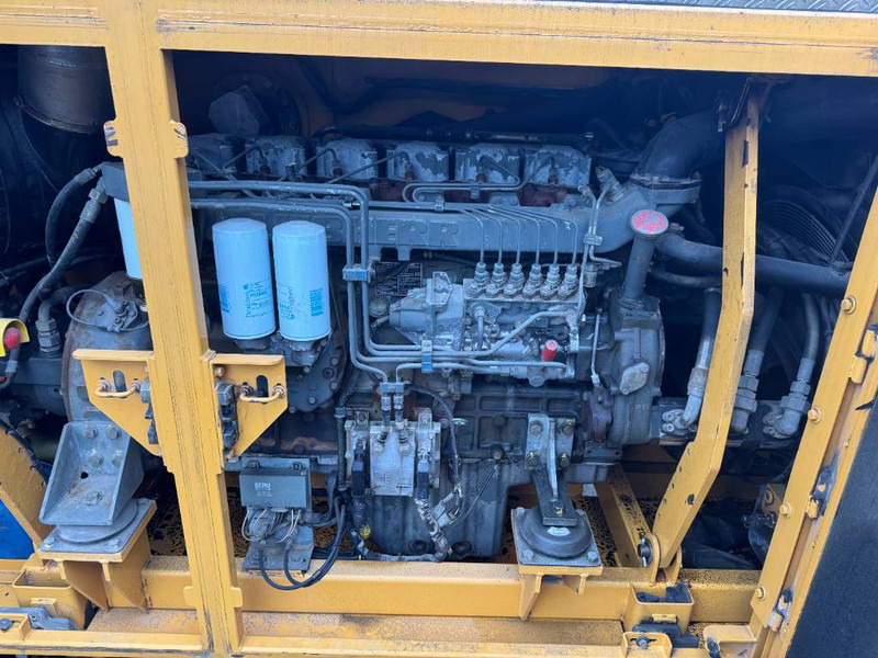 Grúa sobre orugas Liebherr LR1140: foto 9