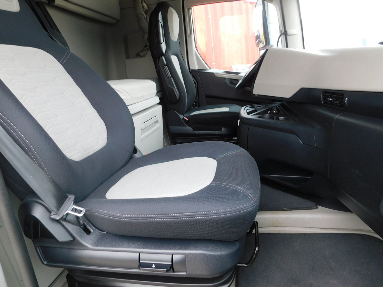 Ford F max 4x2 scab e6 12s2620 - Cabeza tractora: foto 5 Ford F max 4x2 scab e6 12s2620 - Cabeza tractora: foto 5