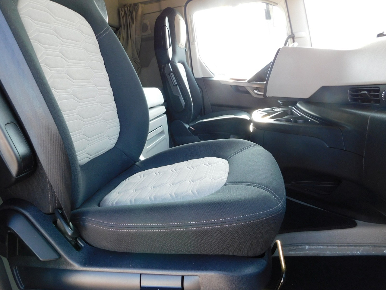 Ford F max 4x2 scab e6 12tx2620 ecotorq - Cabeza tractora: foto 5 Ford F max 4x2 scab e6 12tx2620 ecotorq - Cabeza tractora: foto 5