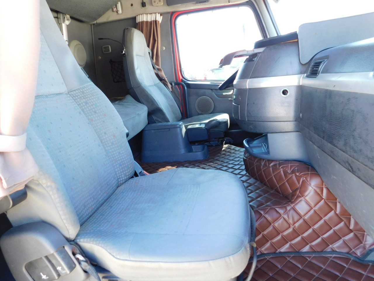 Volvo Fh 12 420 fh42 tb - Cabeza tractora: foto 5 Volvo Fh 12 420 fh42 tb - Cabeza tractora: foto 5