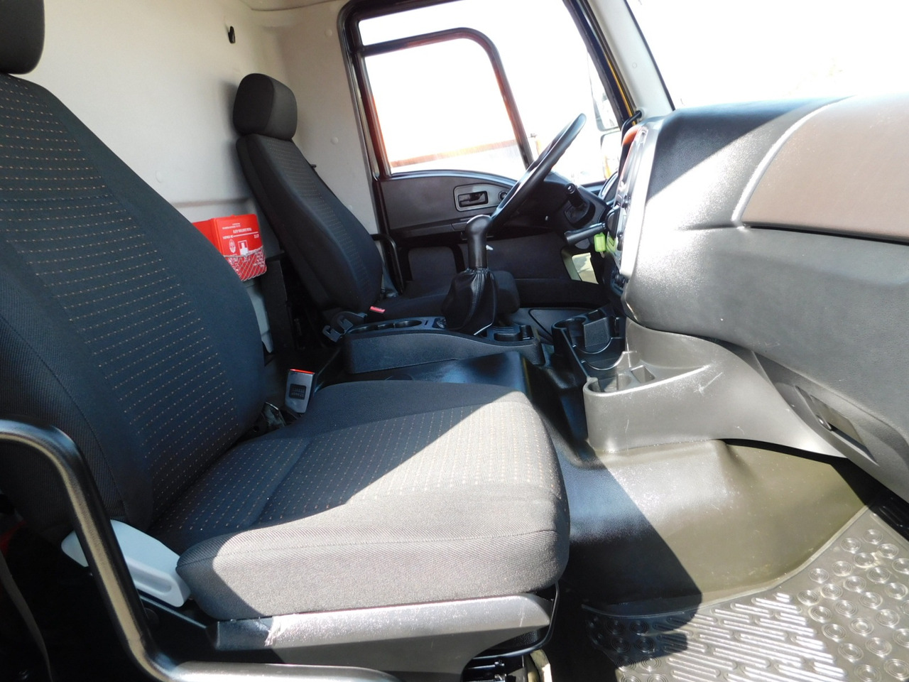 Ford 4142d 8x4 dcab e6 16s2230 - Camión volquete: foto 5 Ford 4142d 8x4 dcab e6 16s2230 - Camión volquete: foto 5