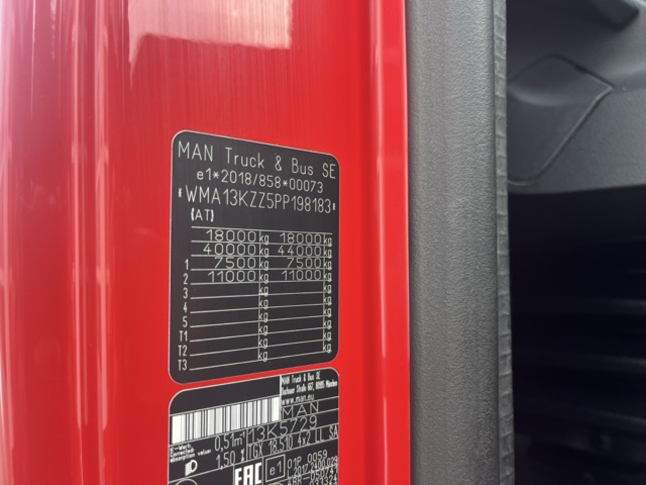 Leasing de MAN TGX 18.510 4x2 LL SA Euro6 Retarder Klima ZV MAN TGX 18.510 4x2 LL SA Euro6 Retarder Klima ZV: foto 11 Leasing de MAN TGX 18.510 4x2 LL SA Euro6 Retarder Klima ZV MAN TGX 18.510 4x2 LL SA Euro6 Retarder Klima ZV: foto 11