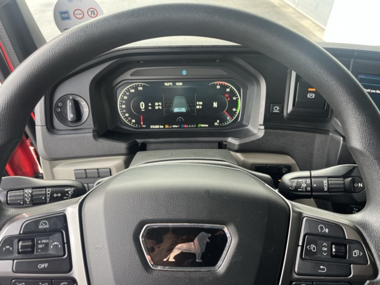 Leasing de MAN TGX 18.510 4x2 LL SA Euro6 Retarder Klima ZV MAN TGX 18.510 4x2 LL SA Euro6 Retarder Klima ZV: foto 15 Leasing de MAN TGX 18.510 4x2 LL SA Euro6 Retarder Klima ZV MAN TGX 18.510 4x2 LL SA Euro6 Retarder Klima ZV: foto 15