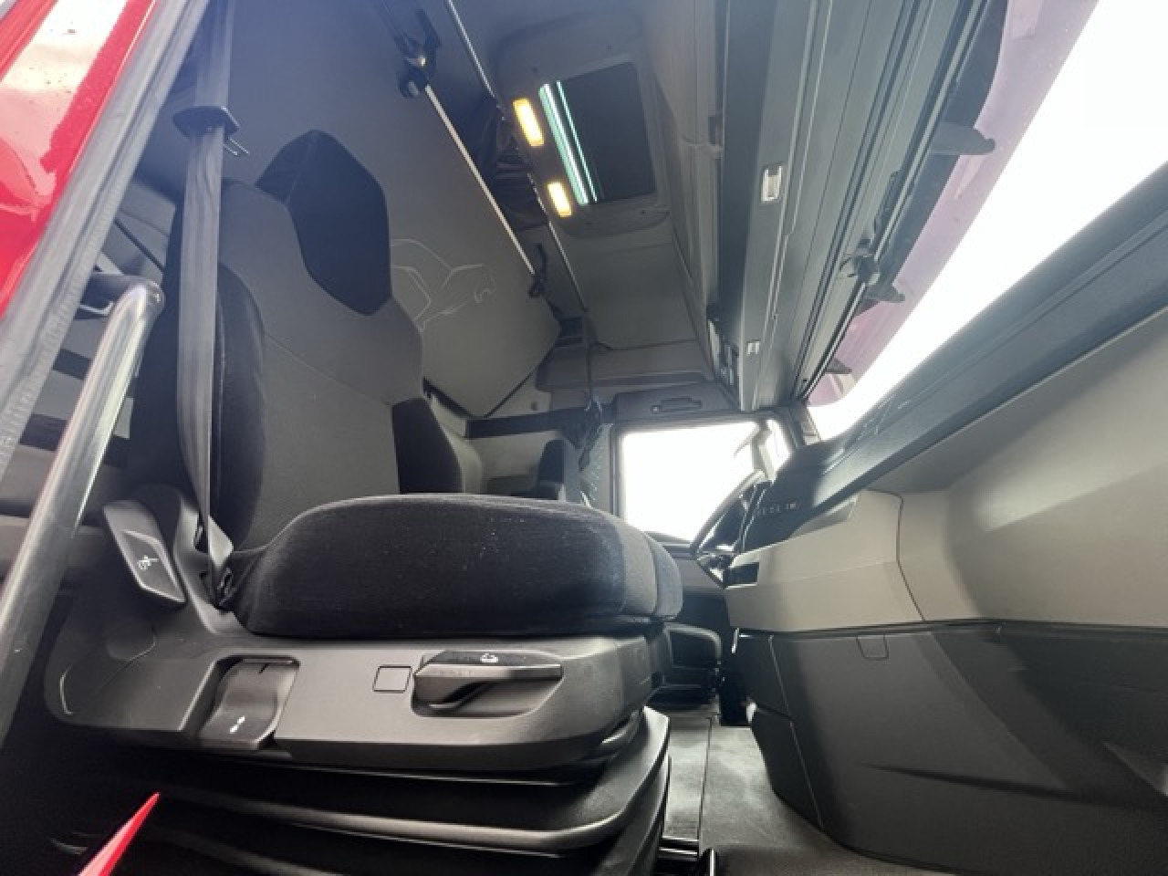 MAN TGX 18.510 4x2 LL SA - Vollgarantie MAN bis 01.27 - Cabeza tractora: foto 2 MAN TGX 18.510 4x2 LL SA - Vollgarantie MAN bis 01.27 - Cabeza tractora: foto 2