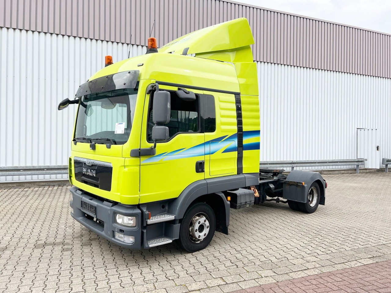 MAN TGL 8.220 4X2 BL TGL 8.220 4X2 BL - Cabeza tractora: foto 1 MAN TGL 8.220 4X2 BL TGL 8.220 4X2 BL - Cabeza tractora: foto 1