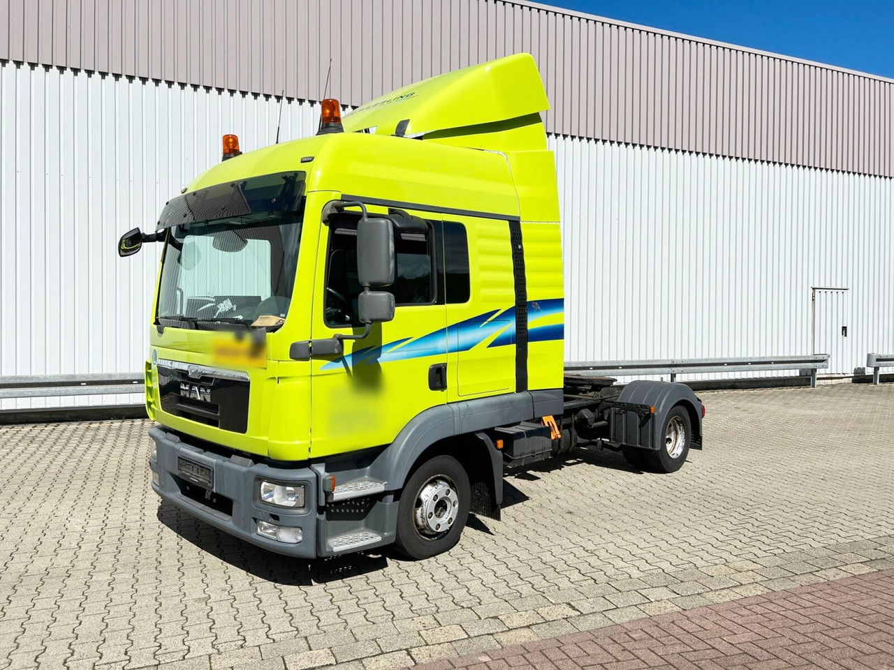 MAN TGL 8.220 4X2 BL TGL 8.220 4X2 BL - Cabeza tractora: foto 1 MAN TGL 8.220 4X2 BL TGL 8.220 4X2 BL - Cabeza tractora: foto 1