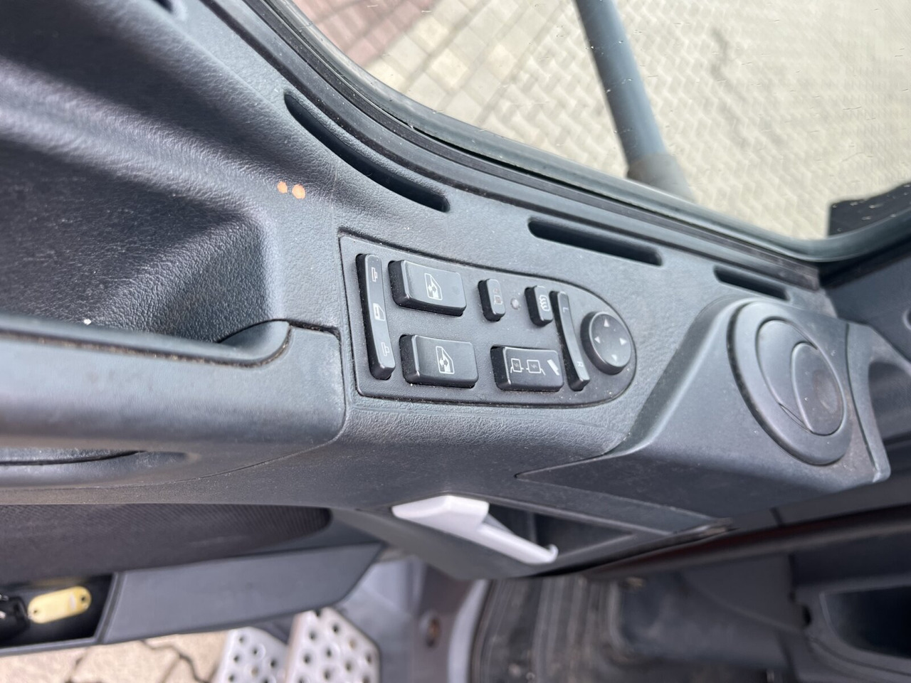 MAN TGL 8.220 4X2 BL TGL 8.220 4X2 BL - Cabeza tractora: foto 3 MAN TGL 8.220 4X2 BL TGL 8.220 4X2 BL - Cabeza tractora: foto 3
