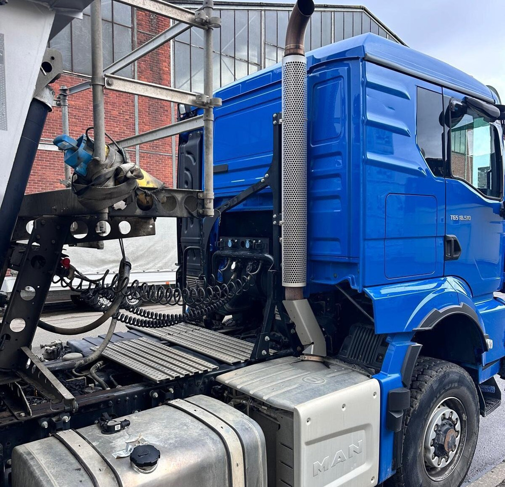 MAN TGS 18.510 4x4H BLS TGS 18.510 4x4H BLS, HydroDrive, PriTarder, Navi, Hydraulik - Cabeza tractora: foto 4 MAN TGS 18.510 4x4H BLS TGS 18.510 4x4H BLS, HydroDrive, PriTarder, Navi, Hydraulik - Cabeza tractora: foto 4