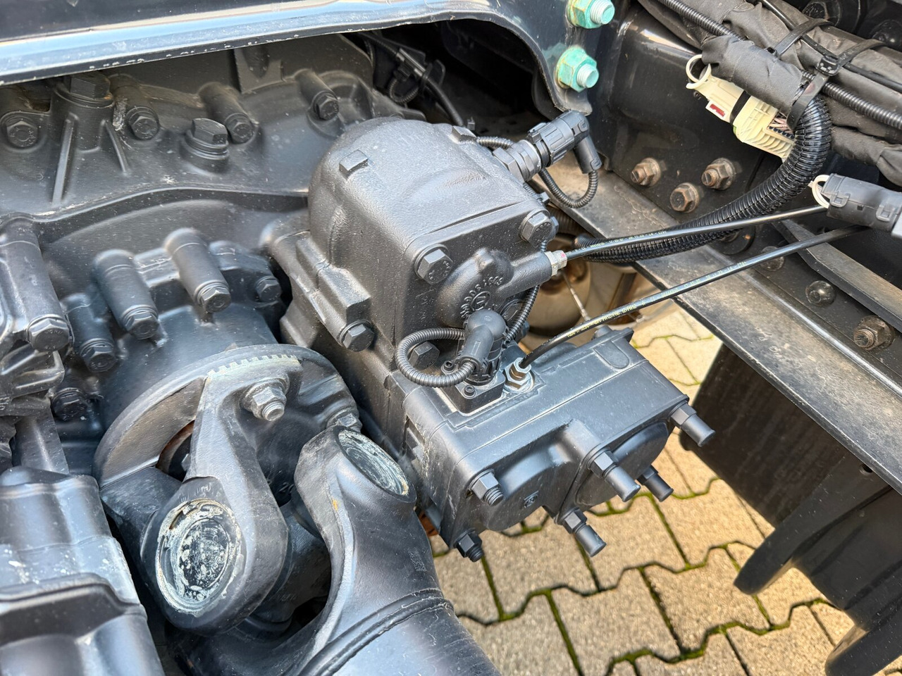 MAN TGS 33.520 6x4 BL SA TGS 33.520 6x4 BL SA, Retarder, LED, Nebenantrieb - Cabeza tractora: foto 2 MAN TGS 33.520 6x4 BL SA TGS 33.520 6x4 BL SA, Retarder, LED, Nebenantrieb - Cabeza tractora: foto 2