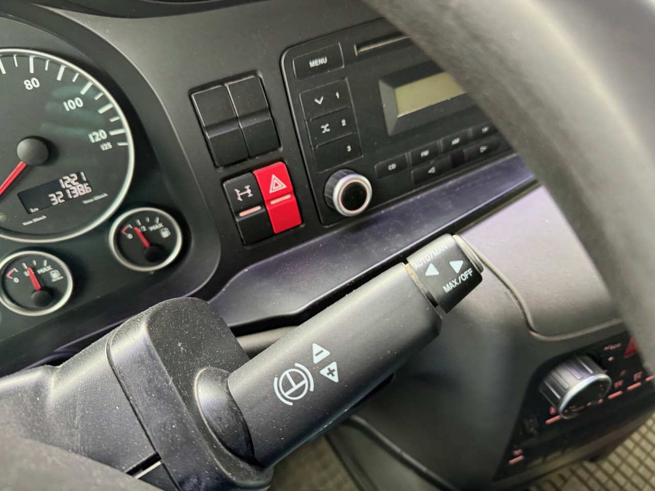 MAN TGX 18.360 4x2 BLS TGX 18.360 4x2 BLS, Fahrschulausstattung - Cabeza tractora: foto 5 MAN TGX 18.360 4x2 BLS TGX 18.360 4x2 BLS, Fahrschulausstattung - Cabeza tractora: foto 5