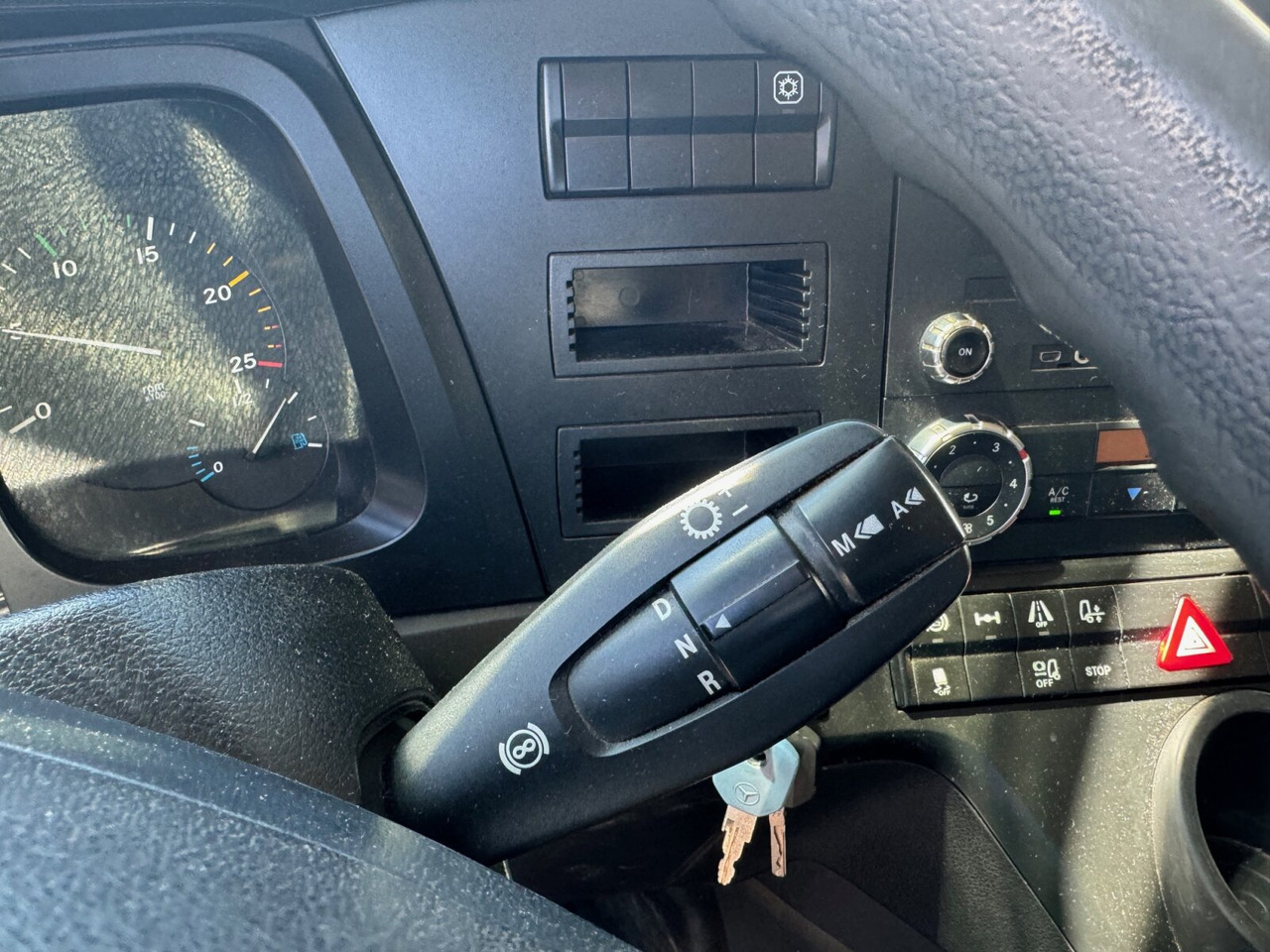 Mercedes-Benz Arocs 1842 LS 4x2 Arocs 1842 LS 4x2, Retarder, StreamSpace, Hydraulik - Cabeza tractora: foto 5 Mercedes-Benz Arocs 1842 LS 4x2 Arocs 1842 LS 4x2, Retarder, StreamSpace, Hydraulik - Cabeza tractora: foto 5