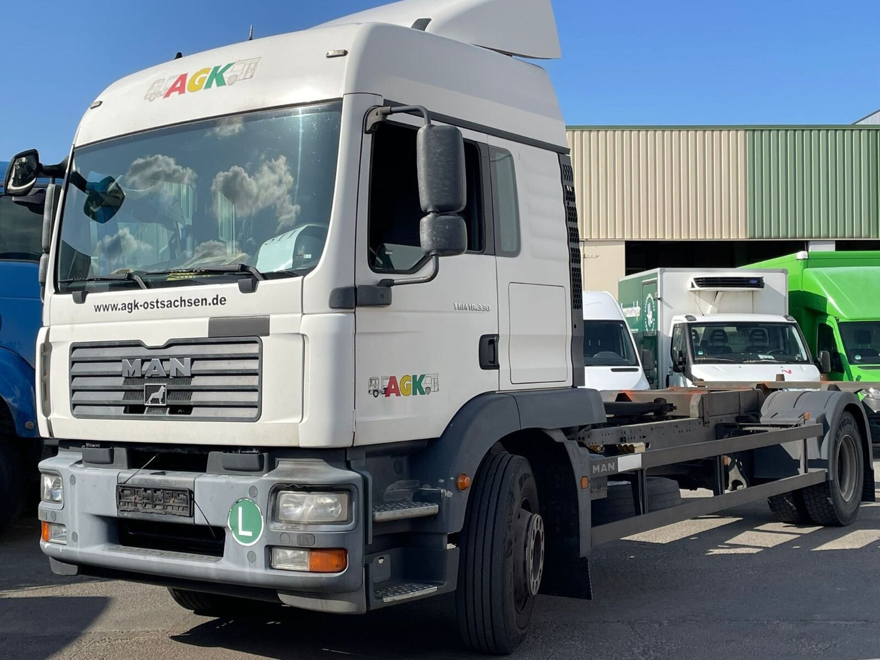 MAN TGM 18.330 4X2 LL TGM 18.330 4X2 LL, Fahrschulausstattung - Camión: foto 1 MAN TGM 18.330 4X2 LL TGM 18.330 4X2 LL, Fahrschulausstattung - Camión: foto 1