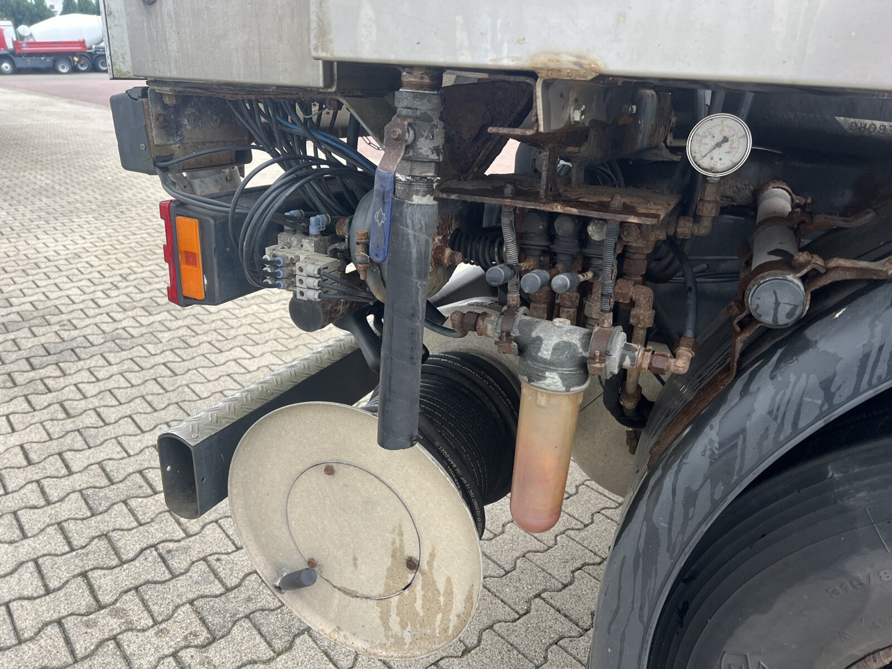Mercedes-Benz Actros 2541 L 6x2 Actros 2541 L 6x2, Lenkachse, Küller Saug- und Spülwagen ca. 14m³ - Camión: foto 4 Mercedes-Benz Actros 2541 L 6x2 Actros 2541 L 6x2, Lenkachse, Küller Saug- und Spülwagen ca. 14m³ - Camión: foto 4