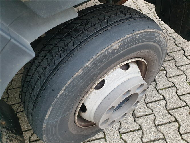 EuroCargo ML140E28 4x2 EuroCargo ML140E28 4x2, 41 cbm - Camión caja cerrada: foto 2 EuroCargo ML140E28 4x2 EuroCargo ML140E28 4x2, 41 cbm - Camión caja cerrada: foto 2