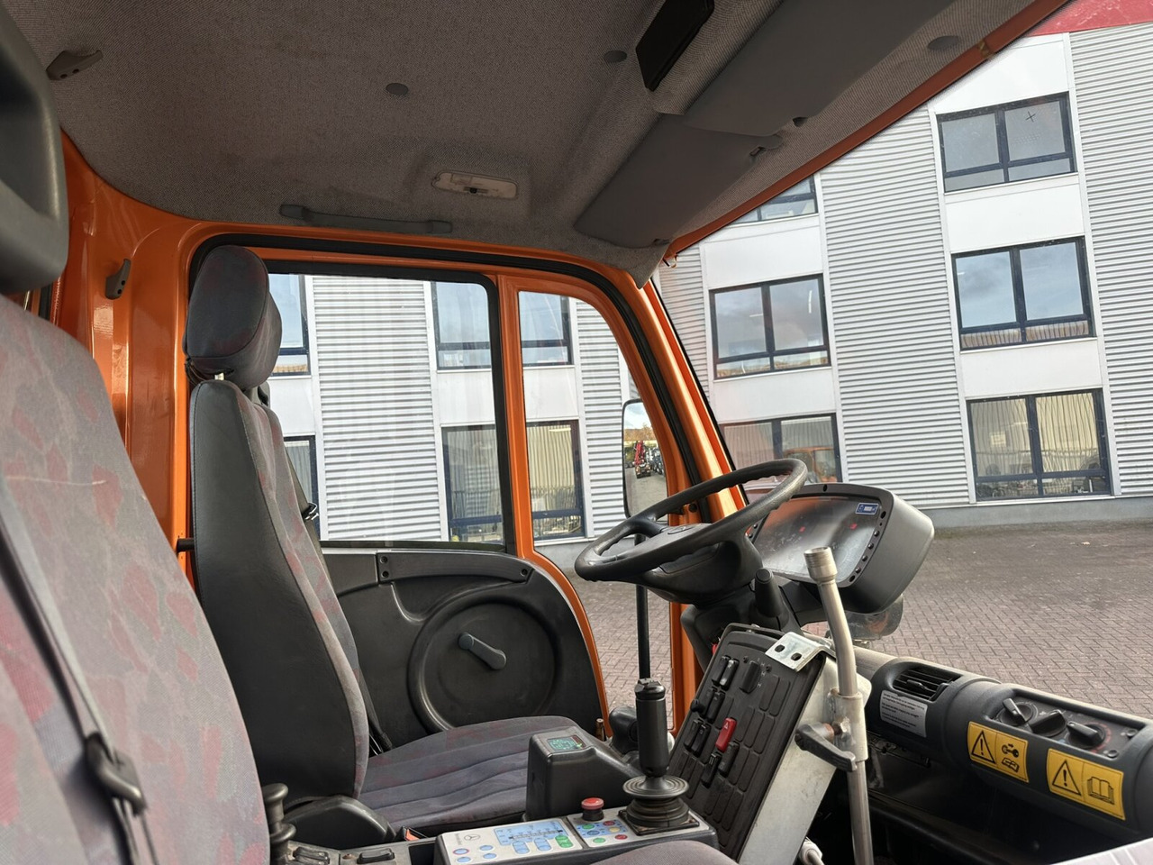 Leasing de Unimog U300 405/10 4x4 U300 405/10 4x4, Kommunalhydraulik, Frontzapfwelle, Kipper Unimog U300 405/10 4x4 U300 405/10 4x4, Kommunalhydraulik, Frontzapfwelle, Kipper: foto 7 Leasing de Unimog U300 405/10 4x4 U300 405/10 4x4, Kommunalhydraulik, Frontzapfwelle, Kipper Unimog U300 405/10 4x4 U300 405/10 4x4, Kommunalhydraulik, Frontzapfwelle, Kipper: foto 7