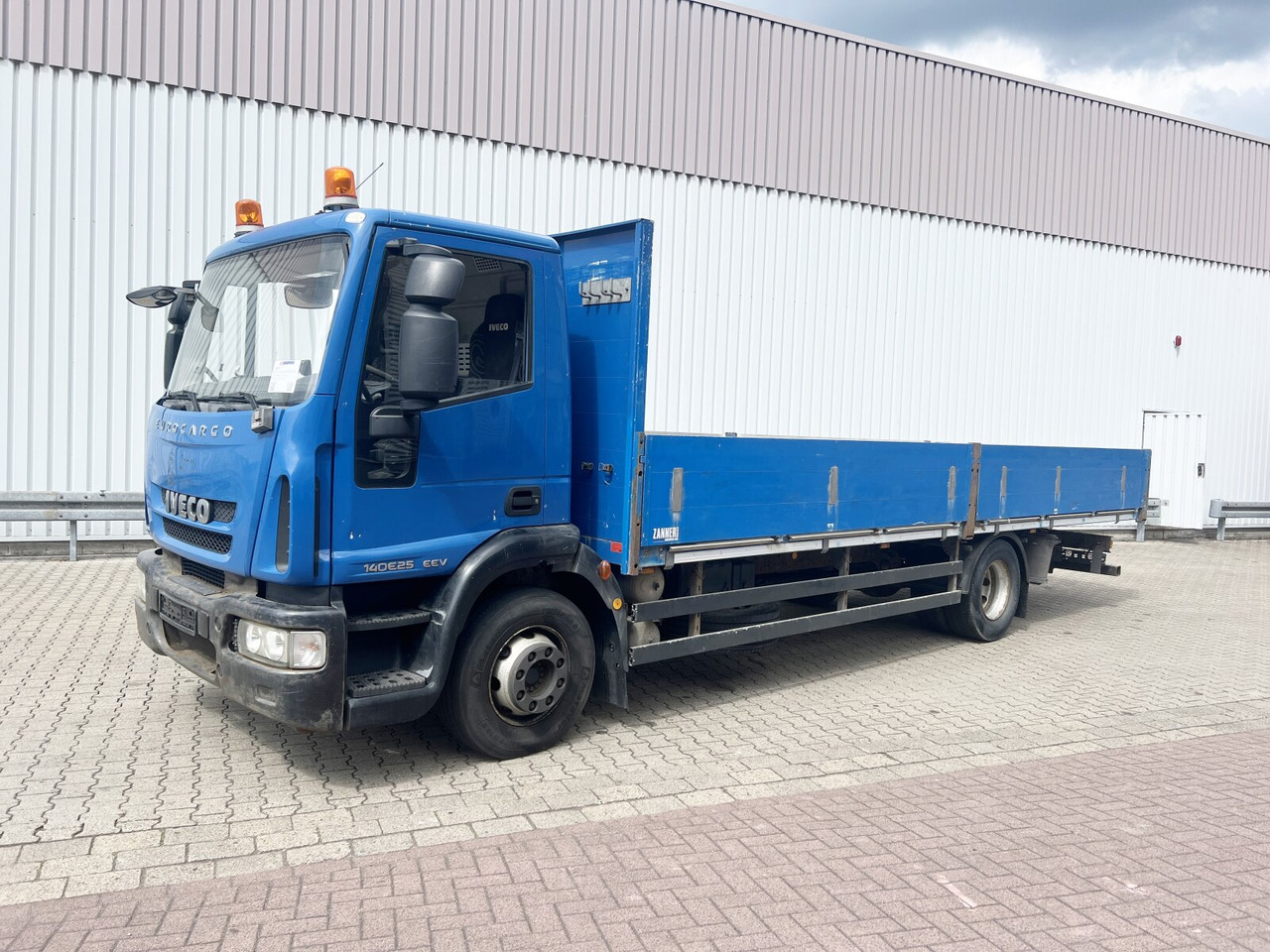 Iveco EuroCargo ML140E25/P 4x2 EuroCargo ML140E25/P 4x2, EEV, 6-Zylinder, 2x AHK - Camión caja abierta: foto 1 Iveco EuroCargo ML140E25/P 4x2 EuroCargo ML140E25/P 4x2, EEV, 6-Zylinder, 2x AHK - Camión caja abierta: foto 1