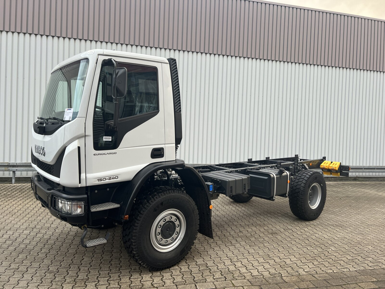 Iveco EuroCargo ML150E24 WS 4x4 EuroCargo ML150E24 WS 4x4, Euro3, mehrfach Vorhanden! - Camión chasis: foto 1 Iveco EuroCargo ML150E24 WS 4x4 EuroCargo ML150E24 WS 4x4, Euro3, mehrfach Vorhanden! - Camión chasis: foto 1