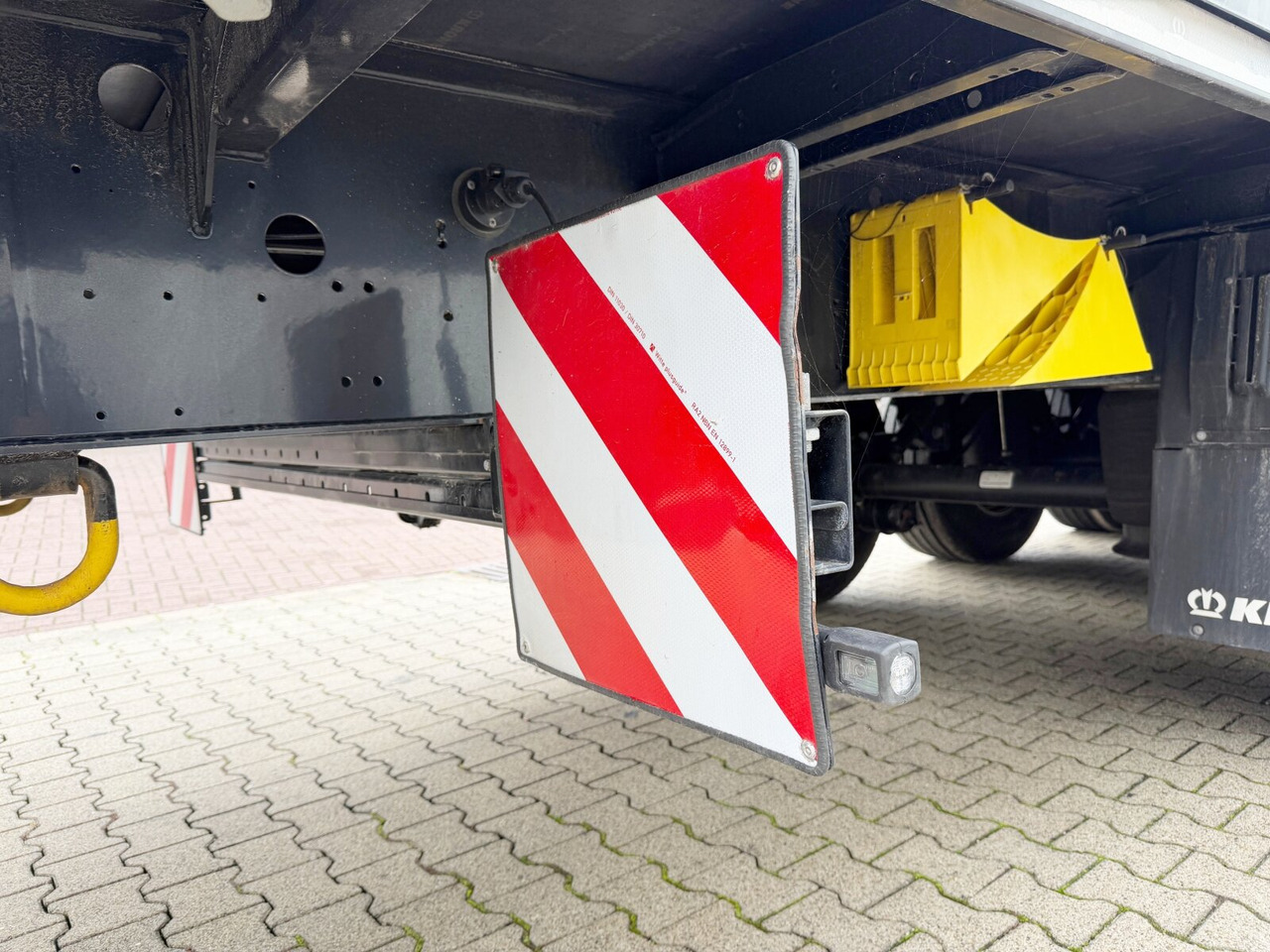 Krone SDP 27 SDP 27, Liftachse, Twist-Locks, 20/2x20/40Fuß, Neuwertig! - Semirremolque plataforma/ Caja abierta: foto 3 Krone SDP 27 SDP 27, Liftachse, Twist-Locks, 20/2x20/40Fuß, Neuwertig! - Semirremolque plataforma/ Caja abierta: foto 3