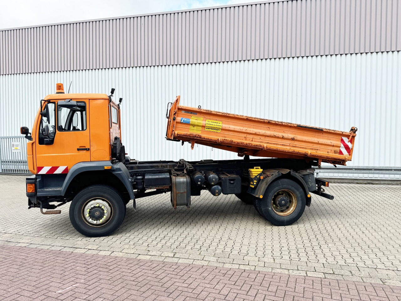 MAN LE 18.280 4X4 BB LE 18.280 4X4 BB, Winterdienstausstattung, Grüne Plakette - Camión volquete, Camión grúa: foto 3 MAN LE 18.280 4X4 BB LE 18.280 4X4 BB, Winterdienstausstattung, Grüne Plakette - Camión volquete, Camión grúa: foto 3