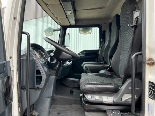 MAN TGL 8.180 4x2 BL TGL 8.180 4x2 BL mit MBB LBW - Camión caja cerrada: foto 2 MAN TGL 8.180 4x2 BL TGL 8.180 4x2 BL mit MBB LBW - Camión caja cerrada: foto 2