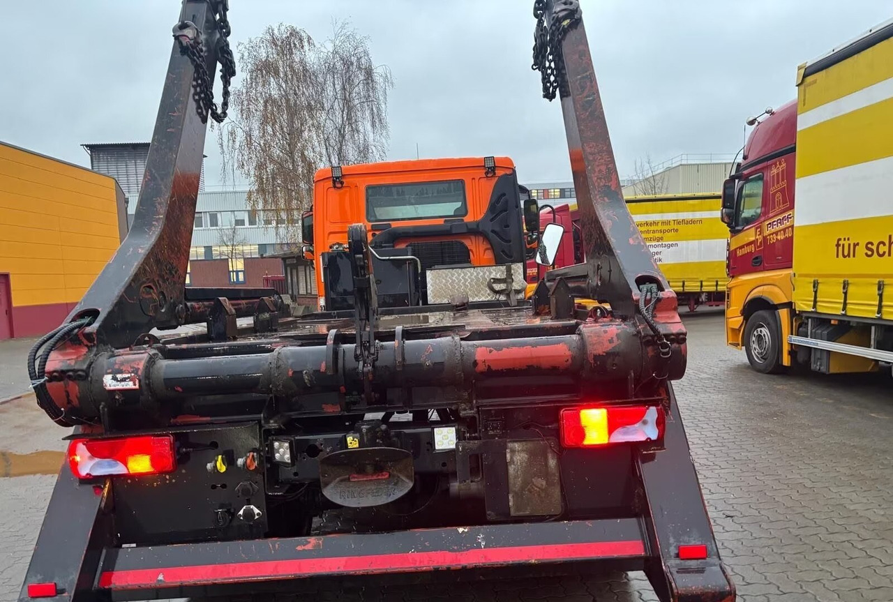 MAN TGM 18.290 4x2 BB TGM 18.290 4x2 BB, Tele-Absetzer - Camión portacontenedor de cadenas: foto 5 MAN TGM 18.290 4x2 BB TGM 18.290 4x2 BB, Tele-Absetzer - Camión portacontenedor de cadenas: foto 5