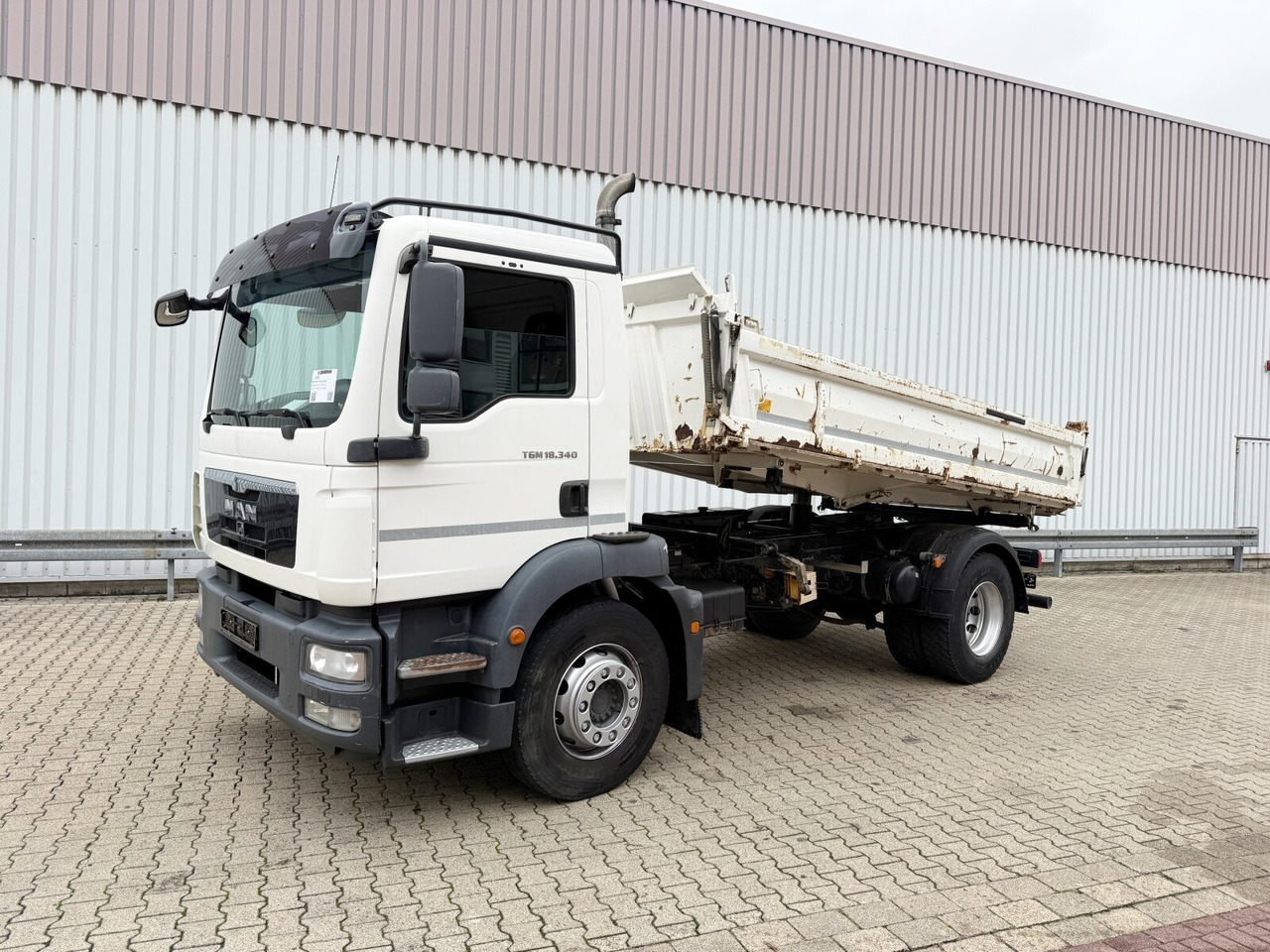 MAN TGM 18.340 4x2 BB TGM 18.340 4x2 BB - Camión volquete: foto 1 MAN TGM 18.340 4x2 BB TGM 18.340 4x2 BB - Camión volquete: foto 1