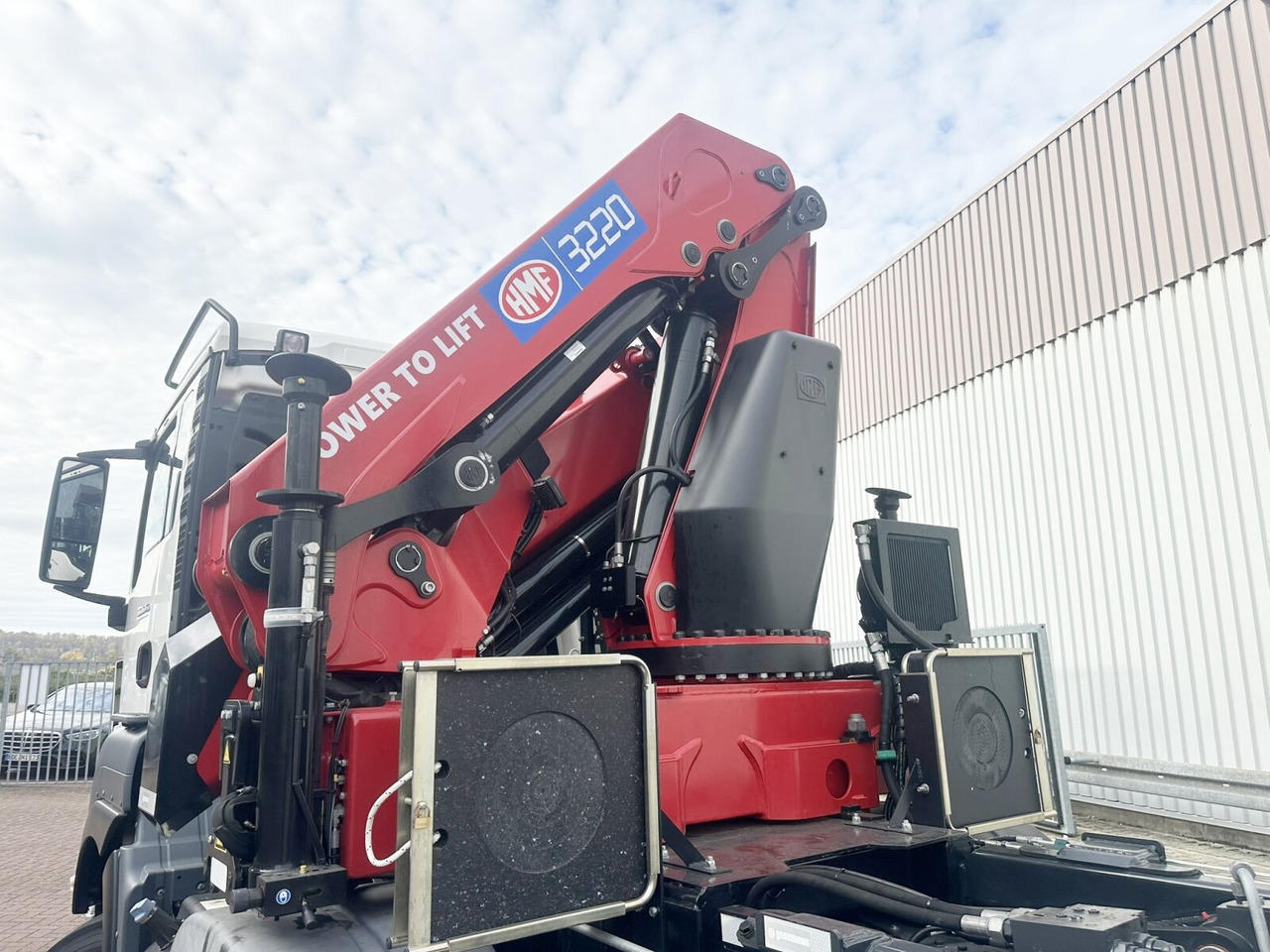 MAN TGS 35.480 8X4 BL TGS 35.480 8X4 BL, Intarder, Kran HMF 3220-K6, 4-fach Abstützung, Funk - Camión multibasculante, Camión grúa: foto 2 MAN TGS 35.480 8X4 BL TGS 35.480 8X4 BL, Intarder, Kran HMF 3220-K6, 4-fach Abstützung, Funk - Camión multibasculante, Camión grúa: foto 2